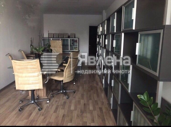 Продава се Двустаен апартамент в Варна, Бриз - 100 кв.м за 1800 €/кв.м - Снимка #2