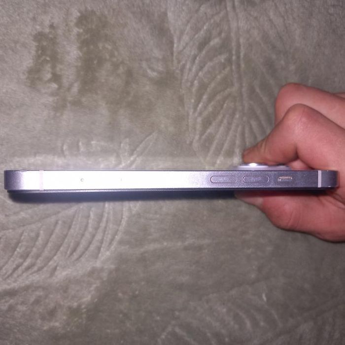 Vând iPhone 14 stare bună de funcționare