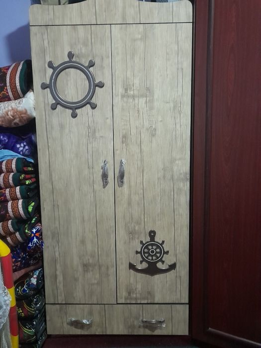 Detskiy mebel: shkaf,kravat