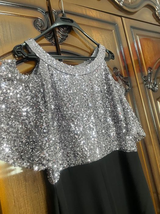 Платье 50 размер тикилган