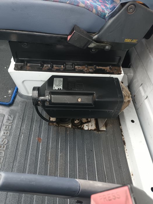 Продавам Спринтер 412д