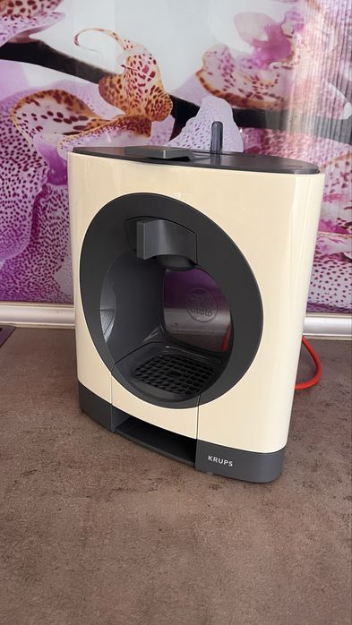 Кафемашина капсули Krups КР1101 бяла 15 бара 1500 вата Dolce Gusto