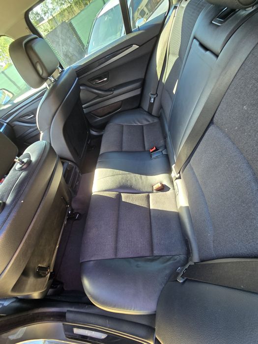 Dezmembrez BMW seria5 F10/F11 530d 530xdrive 258cp(orice piesa,volan s