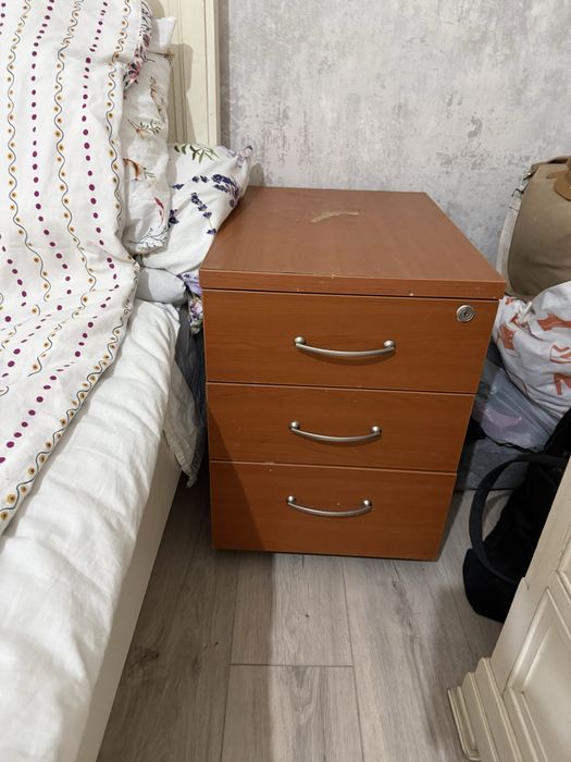 продам камод , кровить , и 2 тумбы