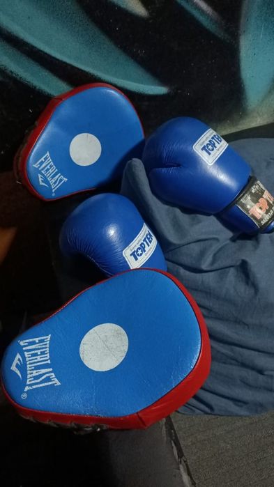 Лапы и перчатки боксерские