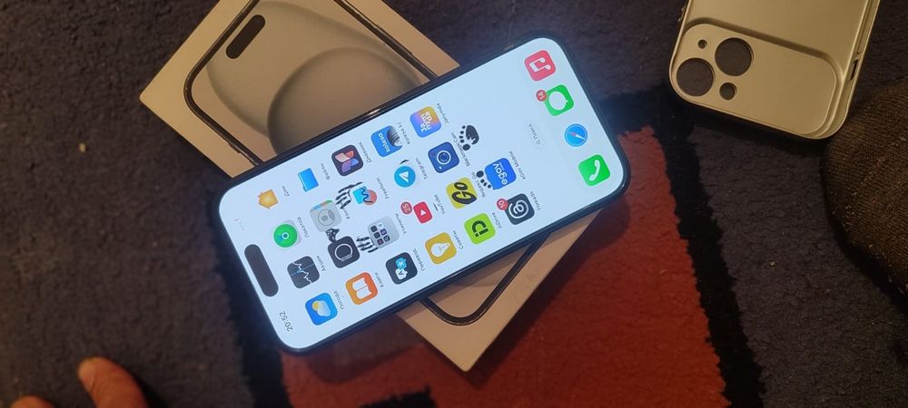 Продам Айфон 15 128гига оканчательно 200