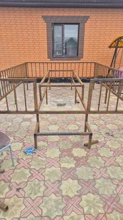 Новый тапчан со встроенным столом