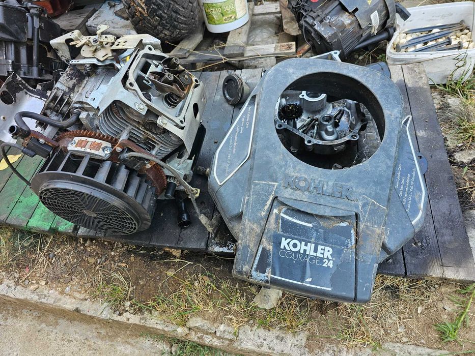 Тракторна Косачка/ДВИГАТЕЛ KOHLER 24.Коня. на Части