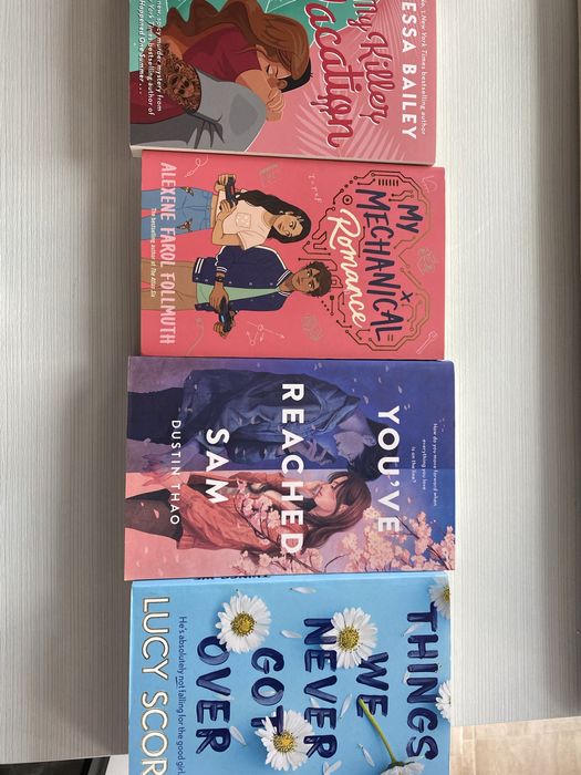 Продавам книги на английски и български