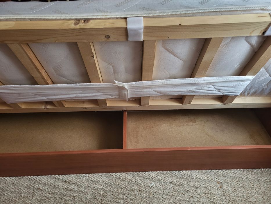 Кровать двухъярусная