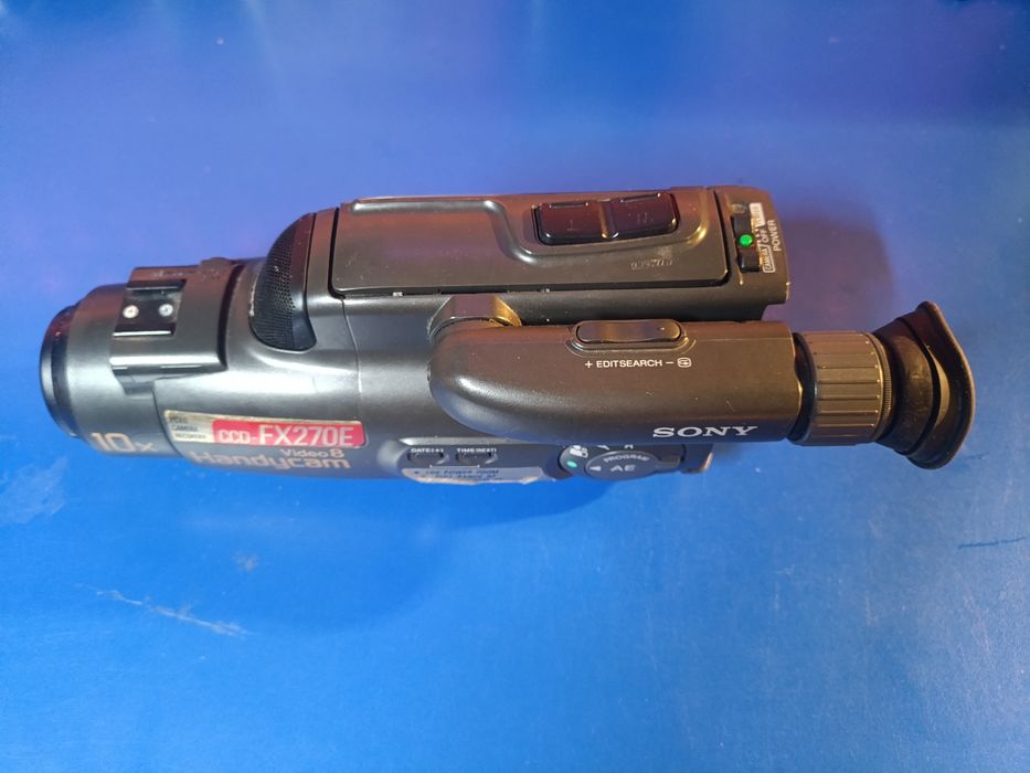 Ретро камера SONY CCD-FX270E