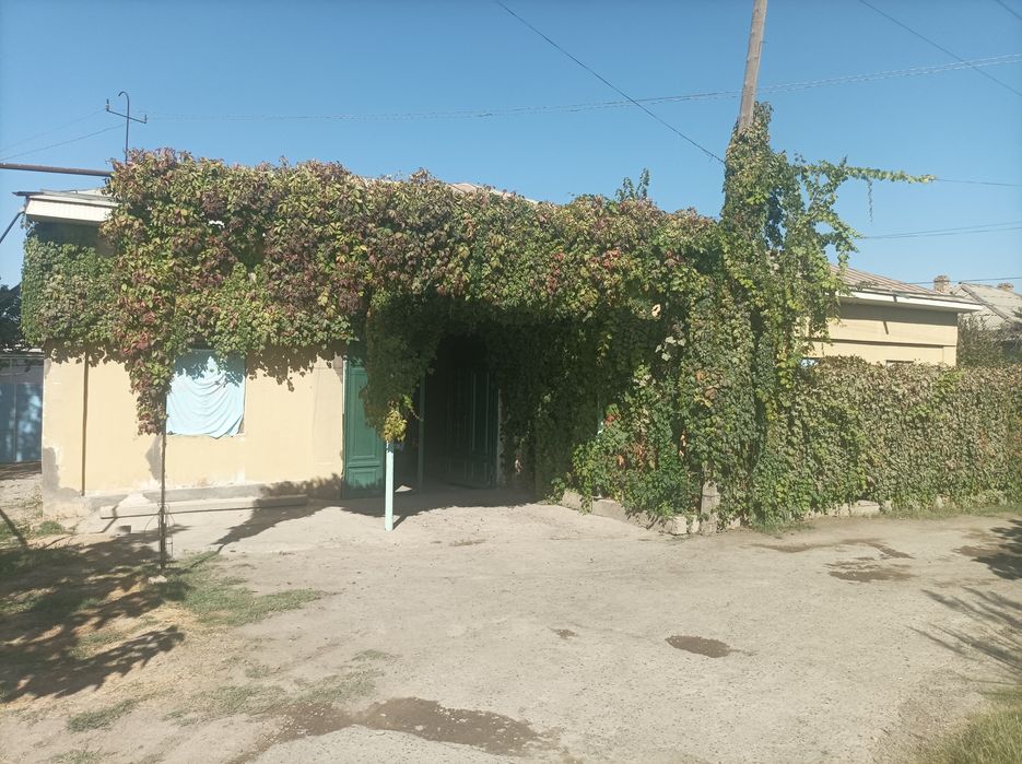 Uy sotiladi  Дом продается