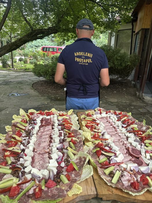 Bucatar de inchiriat  pt evenimente private, nunti, botezuri!