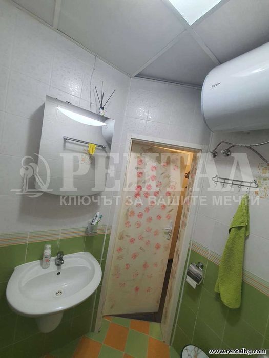 Продава се Тристаен апартамент в Пловдив, Кючук Париж - 97 кв.м за 1753 €/кв.м - Снимка #12