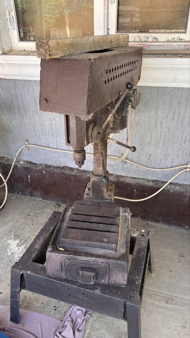 Сверлильный станок