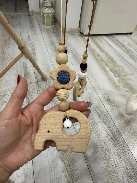 Centru de acrivitati din lemn