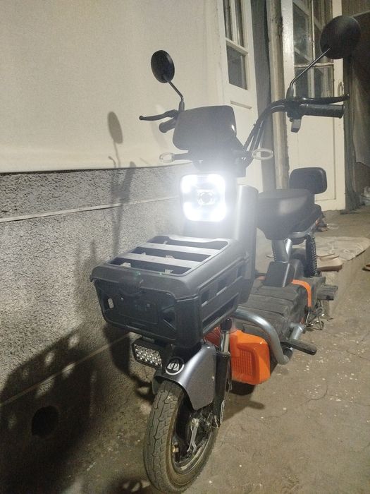 Skutr sotiladi kelishilgan narhda