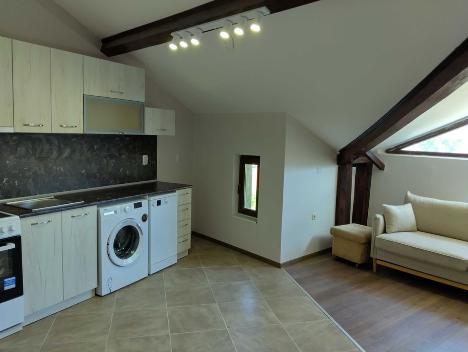 Дава под наем изцяло ремонтиран нов  двустаен апратамент