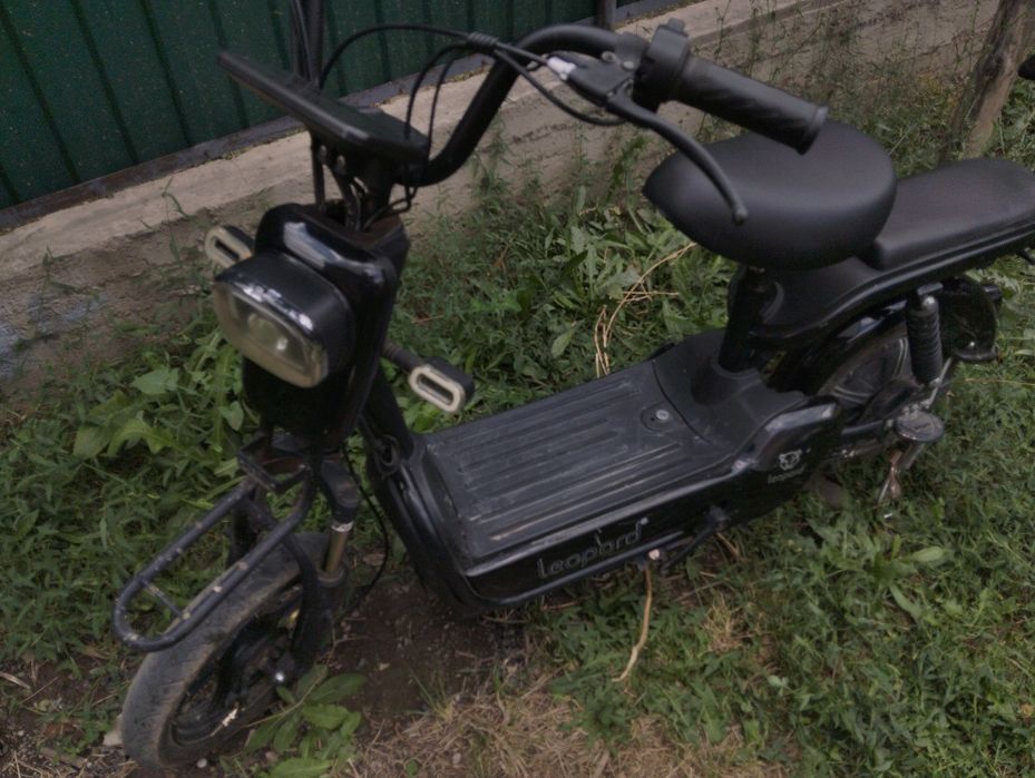 Продаю Эектроскутер леопард