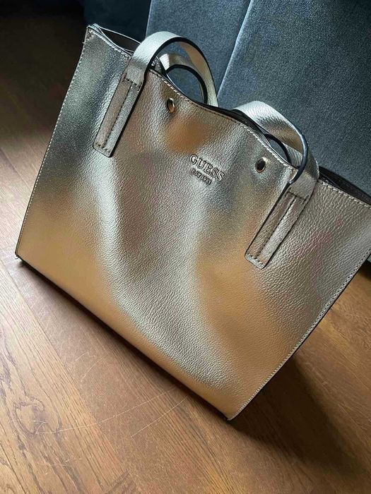 Дамска чанта Guess