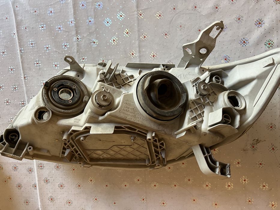 Фары оригинальные Toyota corolla 2004