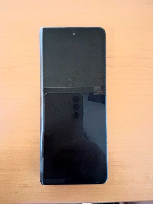 Vând fold 4, necesita schimbare benzi A si B