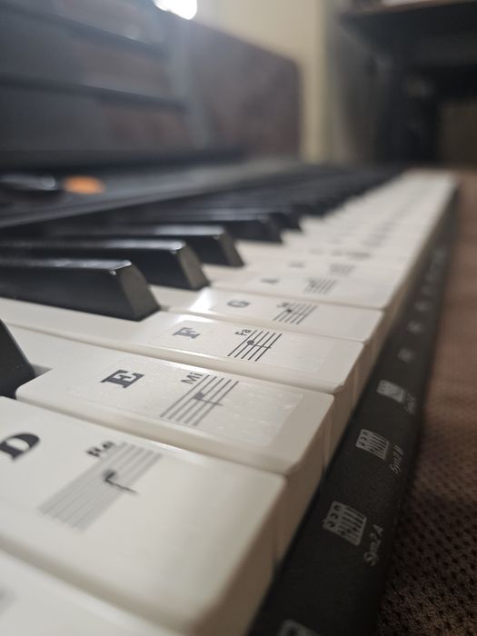 Продавам Casio CT-S200