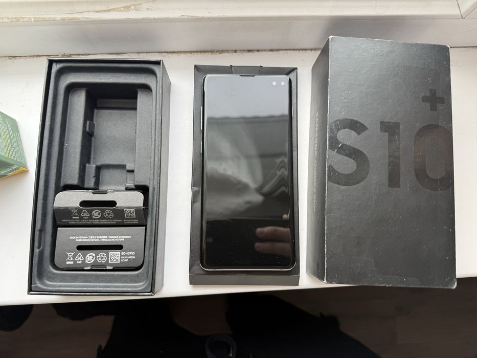 Самсунг с10+ продам