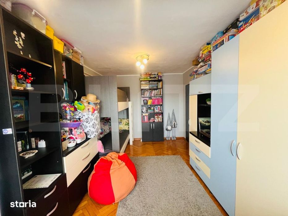 Apartament decomandat de vanzare zona Rogerius