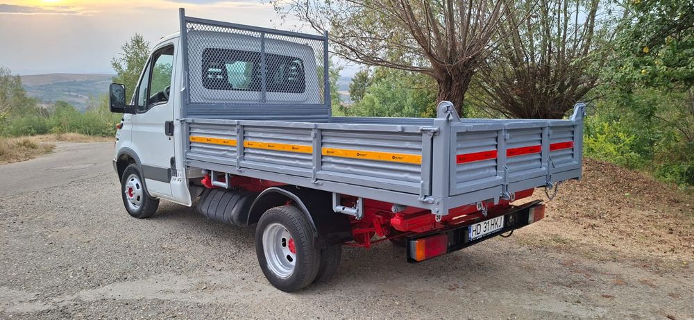 Vând Iveco basculabil