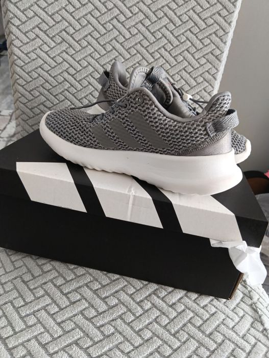 Adidas маратонки 33н.