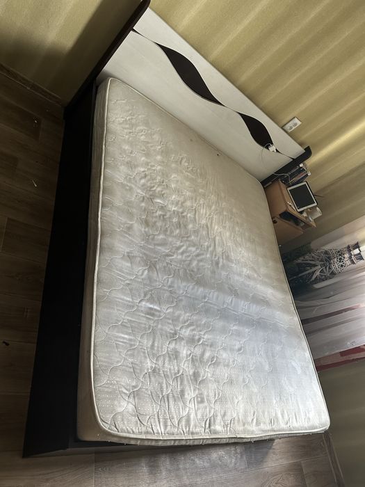 Продам Кровать размер 160х200