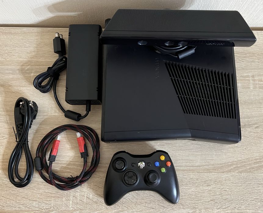 Xbox 360 SLIM + игры прошитый