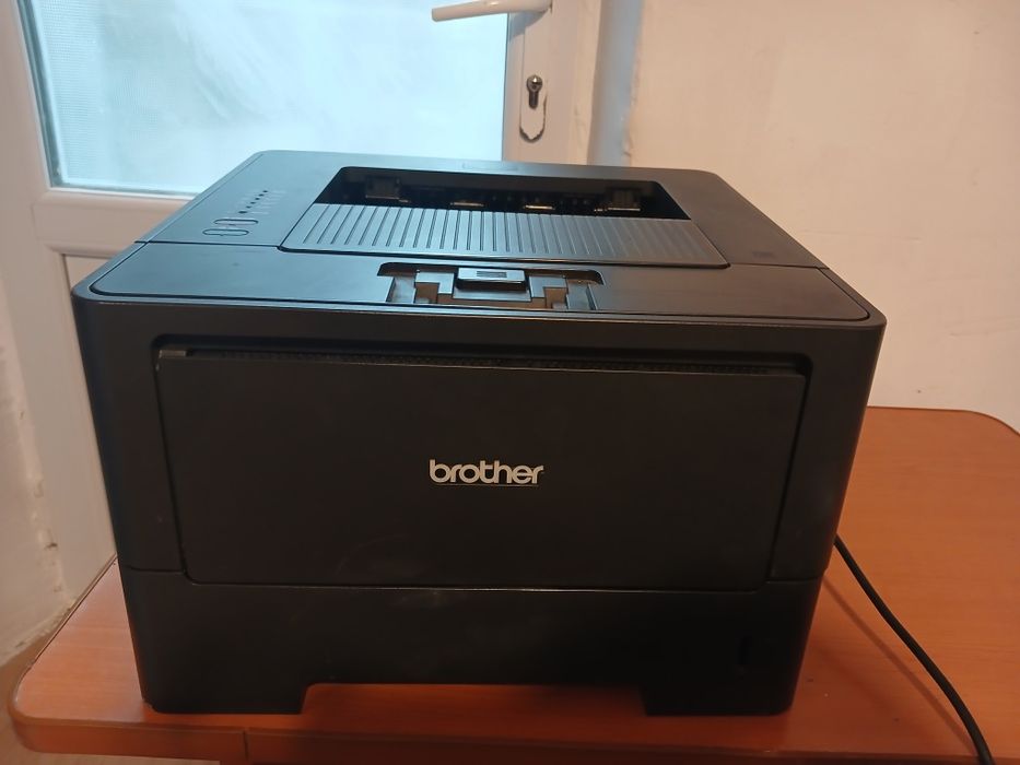 Vând Imprimantă laser Brother HL-5450DN – alb-negru cu tonere