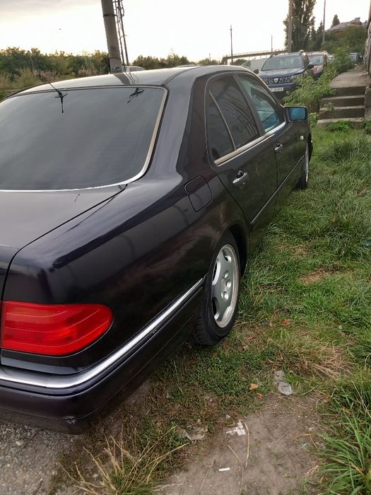 Mercedes-Benz E-Class 1996 benzină, 1.617 € — imagine 3