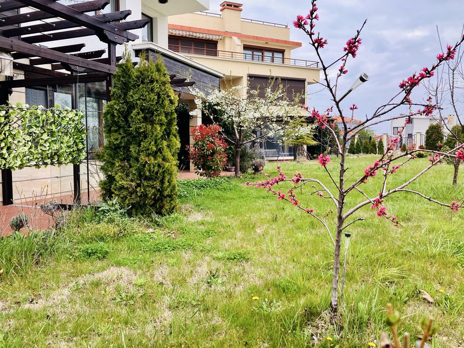 Дава се под наем Двустаен апартамент в Черноморец - 72 кв.м за 561 € - Снимка #2