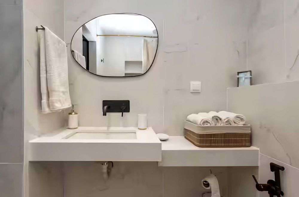 Семеен апартамент с две спални в кв. Лозенец до НДК и Метростанция