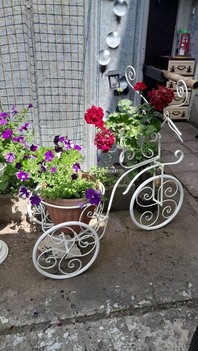 Цветарници от ковано желязо
