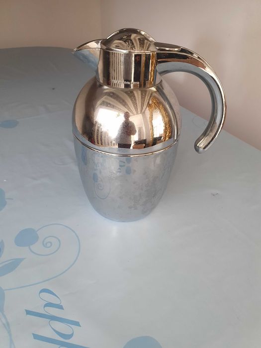 Termos izolat din oțel