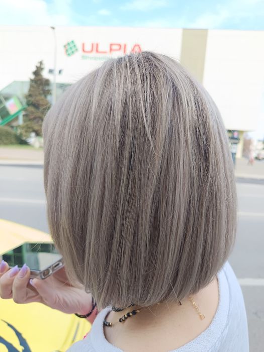 Ofer servicii de coafor