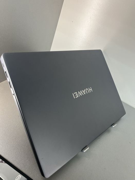 Huawei MateBook D16 i5-12450H/8/512