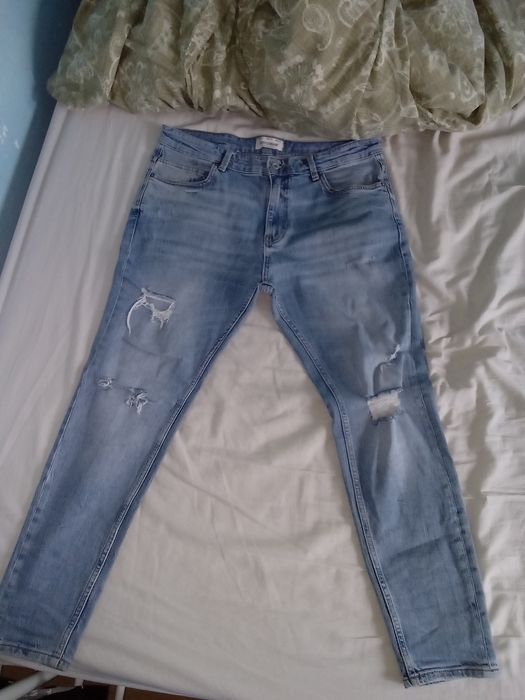 Blugi Pull&Bear si New Yorker