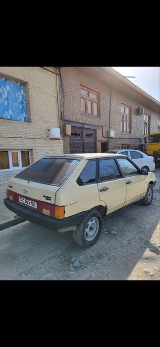 LADA 2109 sotiladi