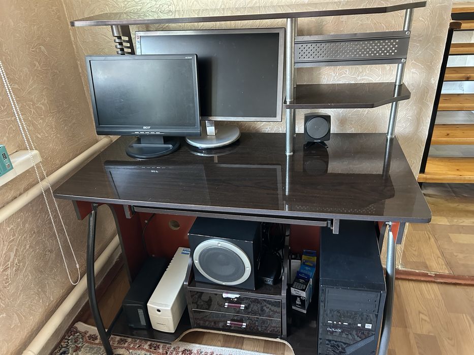 Продам компьютерные столы