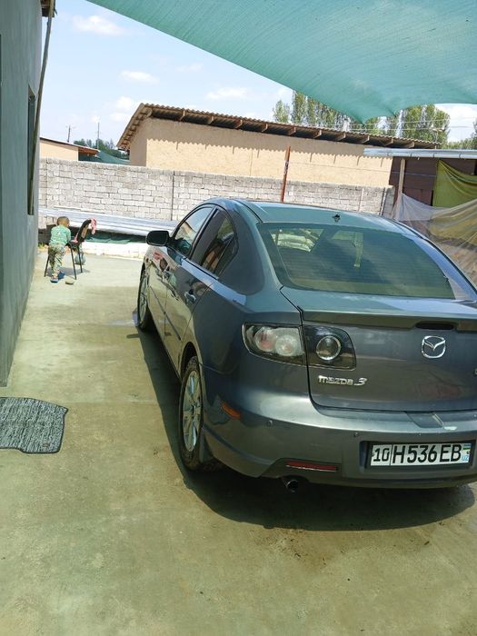 Mazda 3 mokriy rang