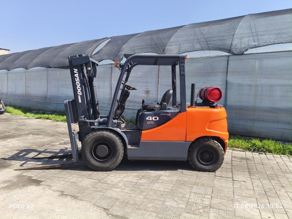 Продается вилочный погрузчик DOOSAN