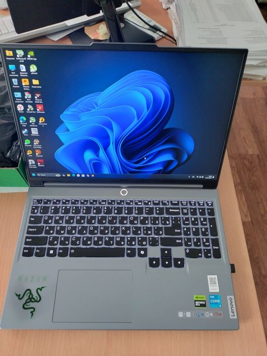 Продам мощный игровой ноутбук!