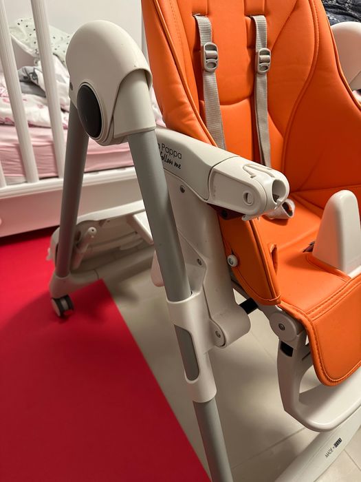 Детско столче за хранене Peg Perego PRIMA PAPPA Follow Me, Много запазено, всички аксесоари, произведено в Италия