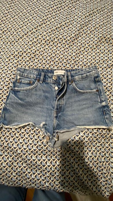 Къси панталони ZARA