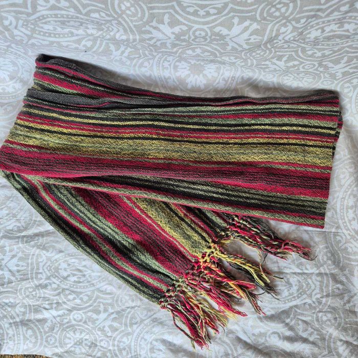 Шалове и пухена шапка